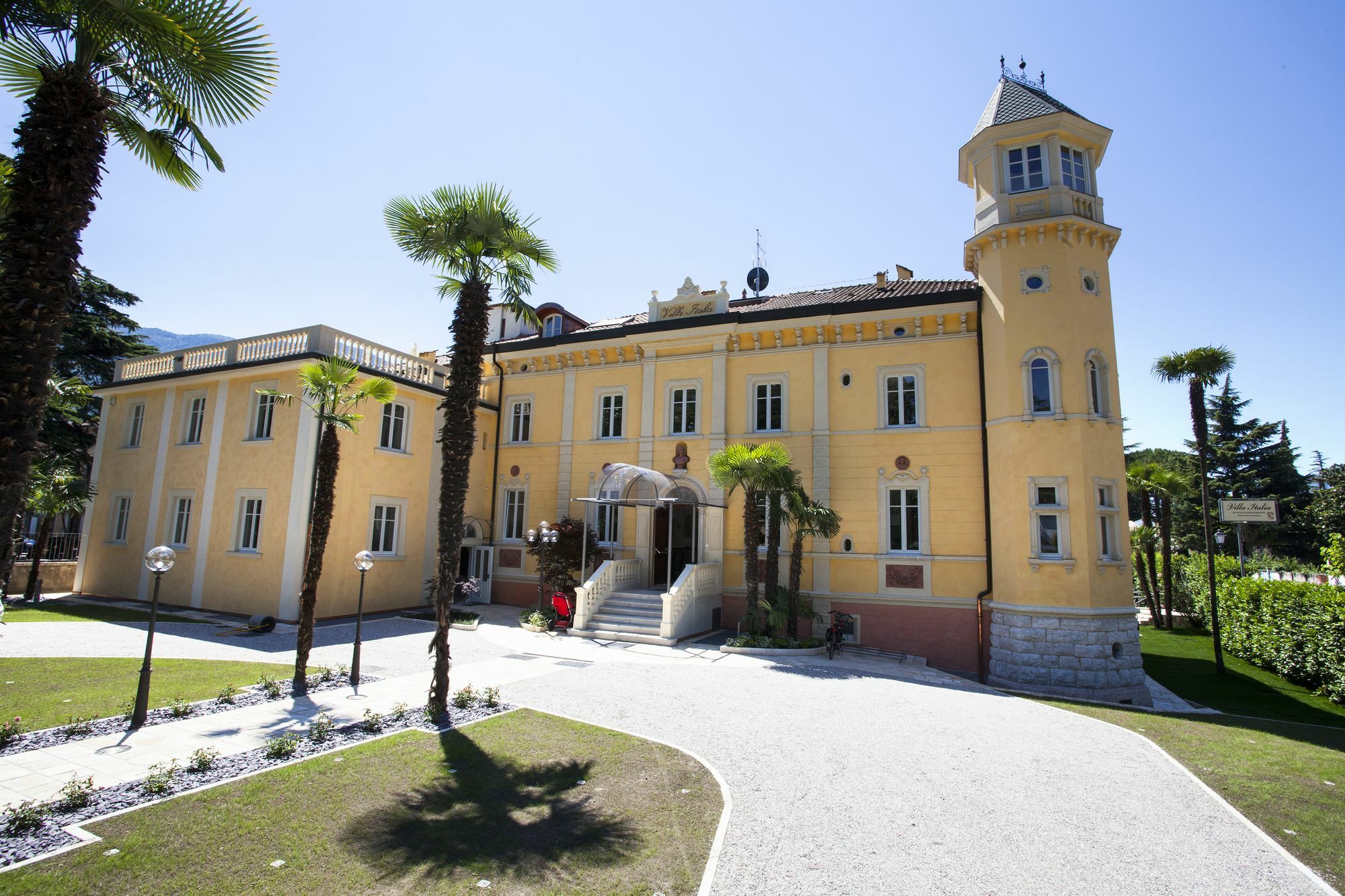 Villa Italia Luxury Suites And Apartments Arco Exteriör bild